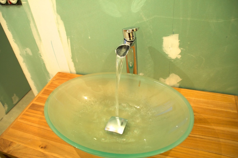 La technique de fixation d’une vasque